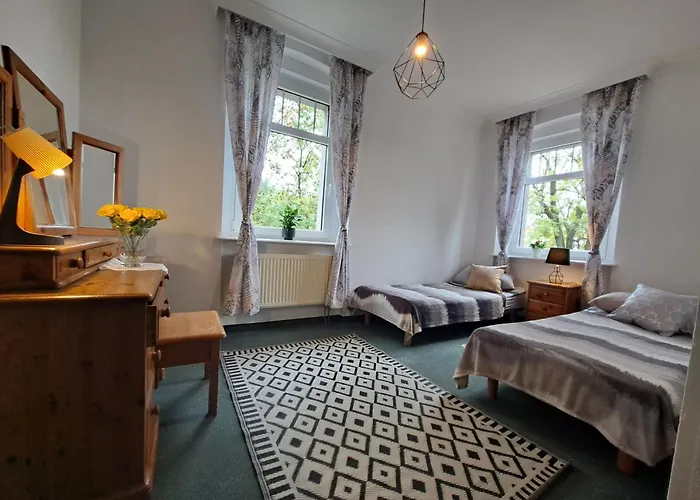 Pod Wiezami 아파트 *